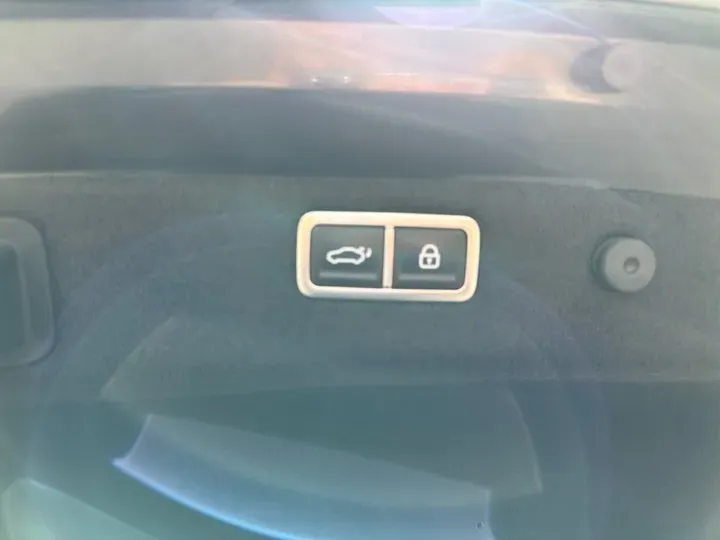 2021 Genesis G70 2.0T 245HP L4 8AT,autocango,china used car exporter,china ev exporter,chinese used car exporter,chinese used ev exporter