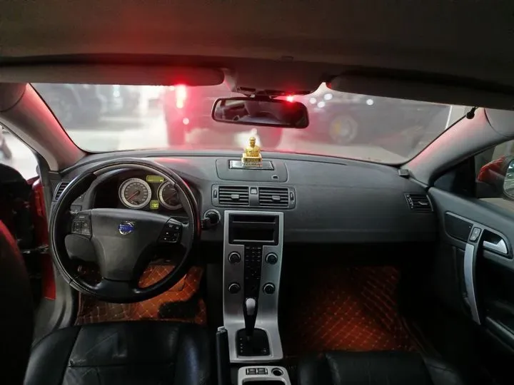 2010 Volvo C70 2.5T 230HP L5 5AT,autocango,china used car exporter,china ev exporter,chinese used car exporter,chinese used ev exporter