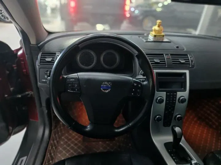 2010 Volvo C70 2.5T 230HP L5 5AT,autocango,china used car exporter,china ev exporter,chinese used car exporter,chinese used ev exporter