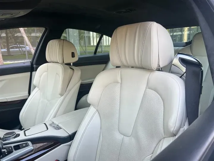 2015 BMW M6 4.4T 560HP V8 7DCT,autocango,china used car exporter,china ev exporter,chinese used car exporter,chinese used ev exporter