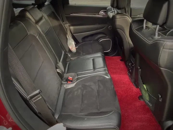 2014 Jeep Grand Cherokee SRT 6.4L 468HP V8 8AT,autocango,china used car exporter,china ev exporter,chinese used car exporter,chinese used ev exporter