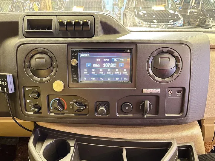 2011 Ford E350 5.4L 258HP V8 5AT,autocango,china used car exporter,china ev exporter,chinese used car exporter,chinese used ev exporter