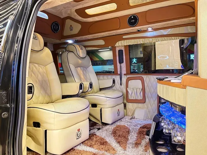 2011 Ford E350 5.4L 258HP V8 5AT,autocango,china used car exporter,china ev exporter,chinese used car exporter,chinese used ev exporter