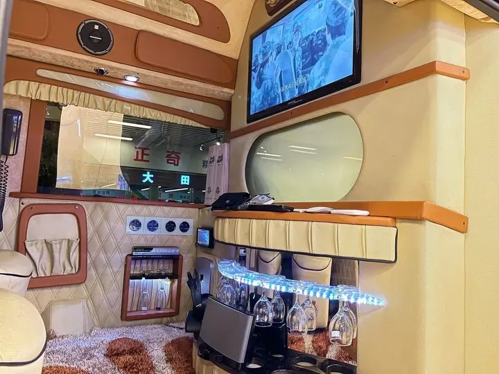 2011 Ford E350 5.4L 258HP V8 5AT,autocango,china used car exporter,china ev exporter,chinese used car exporter,chinese used ev exporter