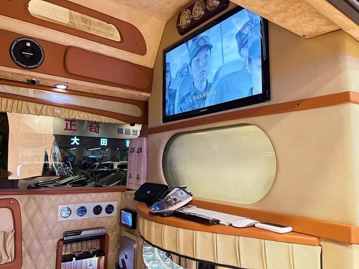 2011 Ford E350 5.4L 258HP V8 5AT,autocango,china used car exporter,china ev exporter,chinese used car exporter,chinese used ev exporter