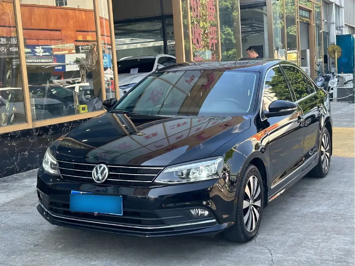 2018 Volkswagen Sagitar 1.4T 150HP L4 7DCT