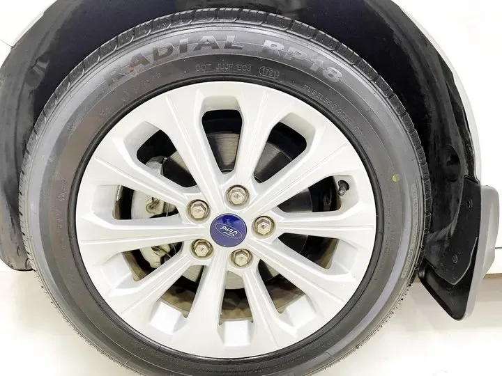 2017 Ford Escort 1.5L 113HP L4 6AT,autocango,china used car exporter,china ev exporter,chinese used car exporter,chinese used ev exporter