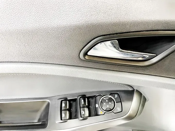 2017 Ford Escort 1.5L 113HP L4 6AT,autocango,china used car exporter,china ev exporter,chinese used car exporter,chinese used ev exporter