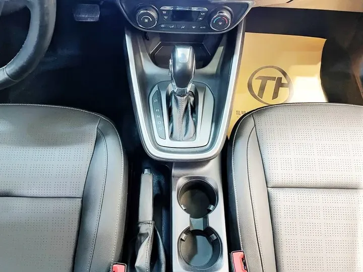 2017 Ford Escort 1.5L 113HP L4 6AT,autocango,china used car exporter,china ev exporter,chinese used car exporter,chinese used ev exporter