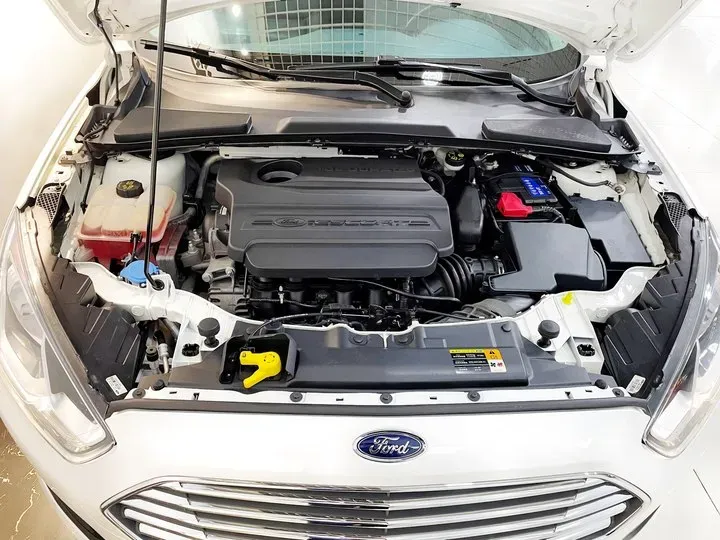 2017 Ford Escort 1.5L 113HP L4 6AT,autocango,china used car exporter,china ev exporter,chinese used car exporter,chinese used ev exporter