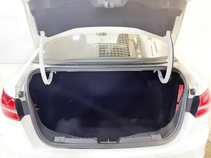 2017 Ford Escort 1.5L 113HP L4 6AT,autocango,china used car exporter,china ev exporter,chinese used car exporter,chinese used ev exporter