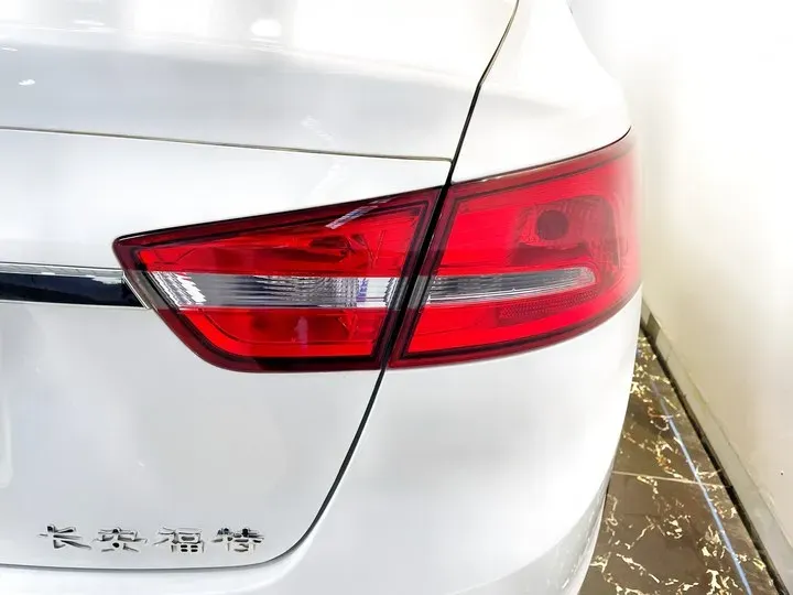 2017 Ford Escort 1.5L 113HP L4 6AT,autocango,china used car exporter,china ev exporter,chinese used car exporter,chinese used ev exporter