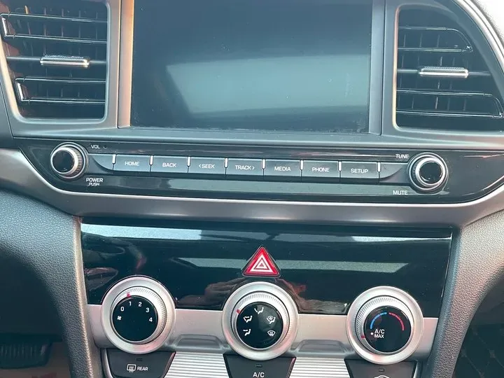 2019 Hyundai Elantra 1.5L 115HP L4 CVT,autocango,china used car exporter,china ev exporter,chinese used car exporter,chinese used ev exporter