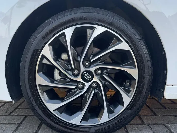 2019 Hyundai Elantra 1.5L 115HP L4 CVT,autocango,china used car exporter,china ev exporter,chinese used car exporter,chinese used ev exporter