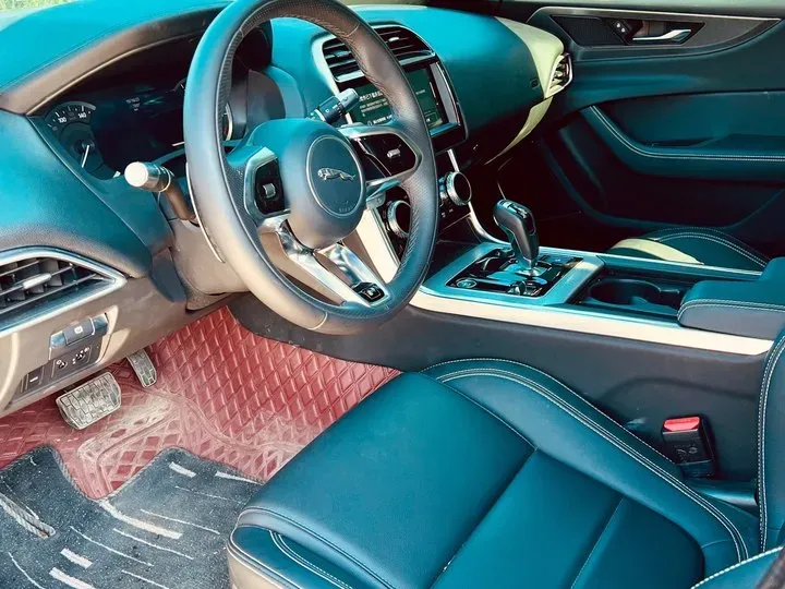 2022 Jaguar XEL 2.0T 200HP L4 8AT,autocango,china used car exporter,china ev exporter,chinese used car exporter,chinese used ev exporter
