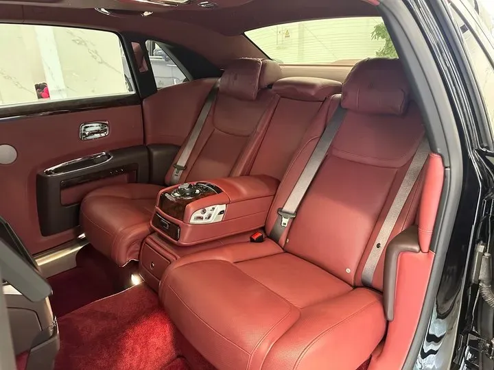 2018 Rolls-Royce Ghost 6.6T 571HP V12 8AT,autocango,china used car exporter,china ev exporter,chinese used car exporter,chinese used ev exporter