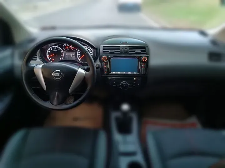 2011 Nissan Tiida 1.6T 190HP L4 6MT,autocango,china used car exporter,china ev exporter,chinese used car exporter,chinese used ev exporter