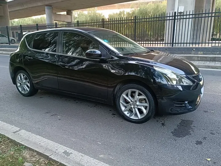 2011 Nissan Tiida 1.6T 190HP L4 6MT,autocango,china used car exporter,china ev exporter,chinese used car exporter,chinese used ev exporter