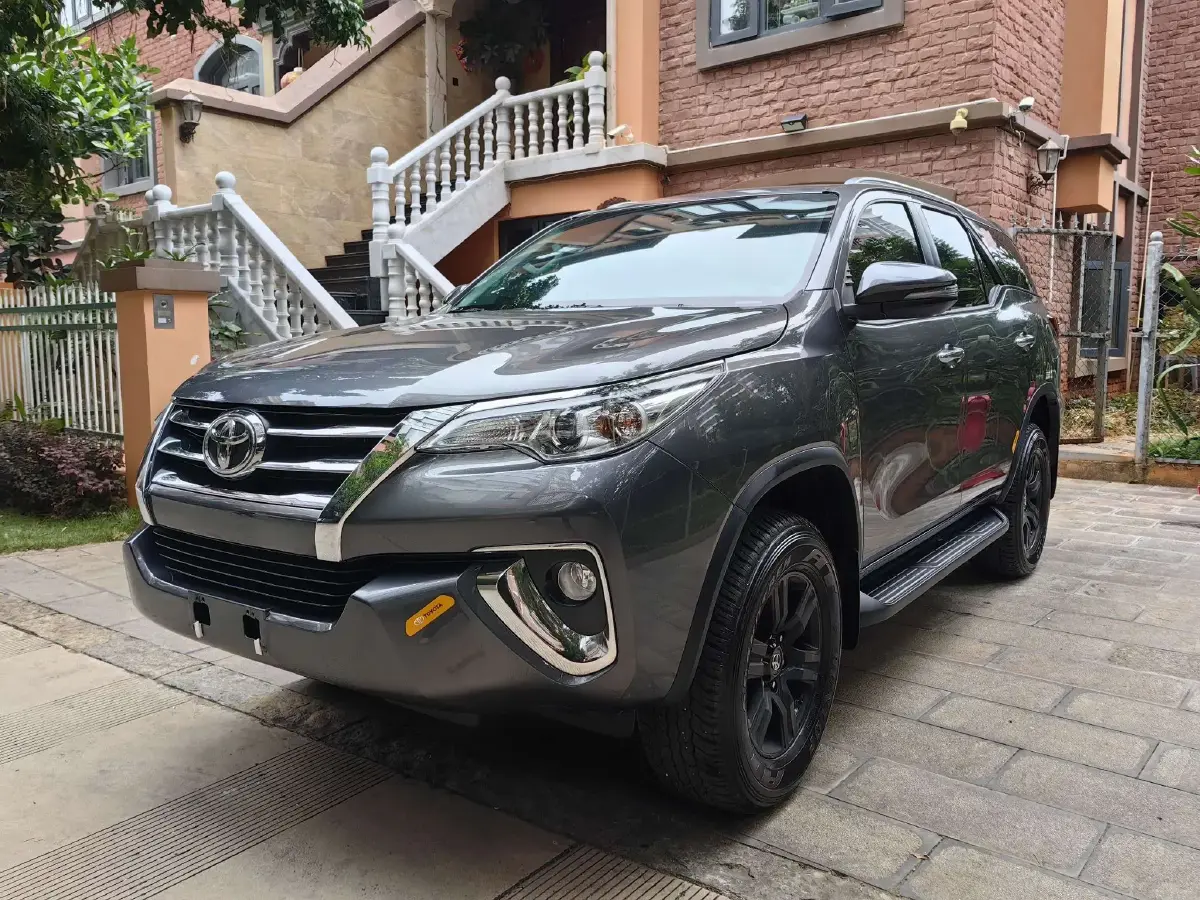 2016 Toyota Fortuner 2.7L 163HP L4 6AT
