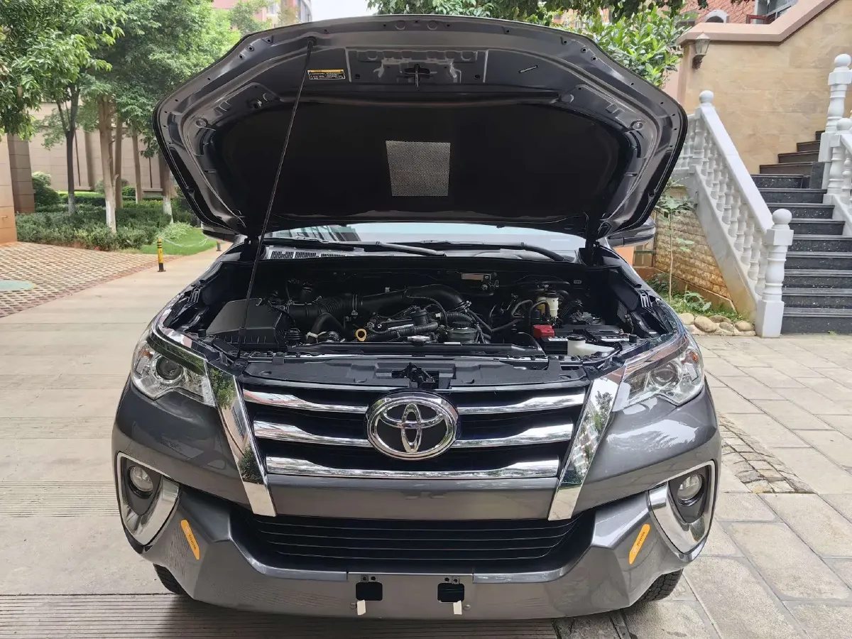 2016 Toyota Fortuner 2.7L 163HP L4 6AT,autocango,china used car exporter,china ev exporter,chinese used car exporter,chinese used ev exporter