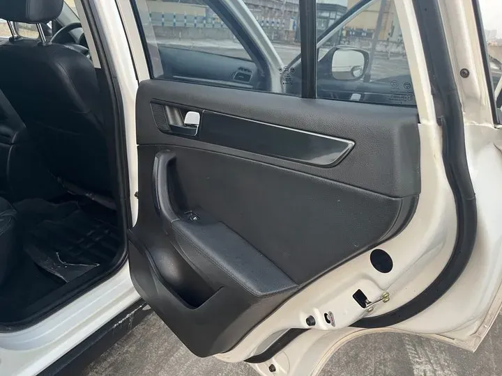 2014 Brilliance Auto V5 1.5T 150HP L4 5MT,autocango,china used car exporter,china ev exporter,chinese used car exporter,chinese used ev exporter