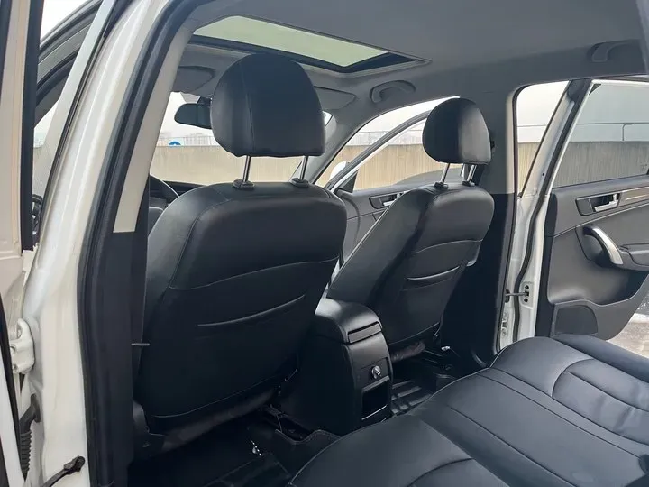 2014 Brilliance Auto V5 1.5T 150HP L4 5MT,autocango,china used car exporter,china ev exporter,chinese used car exporter,chinese used ev exporter