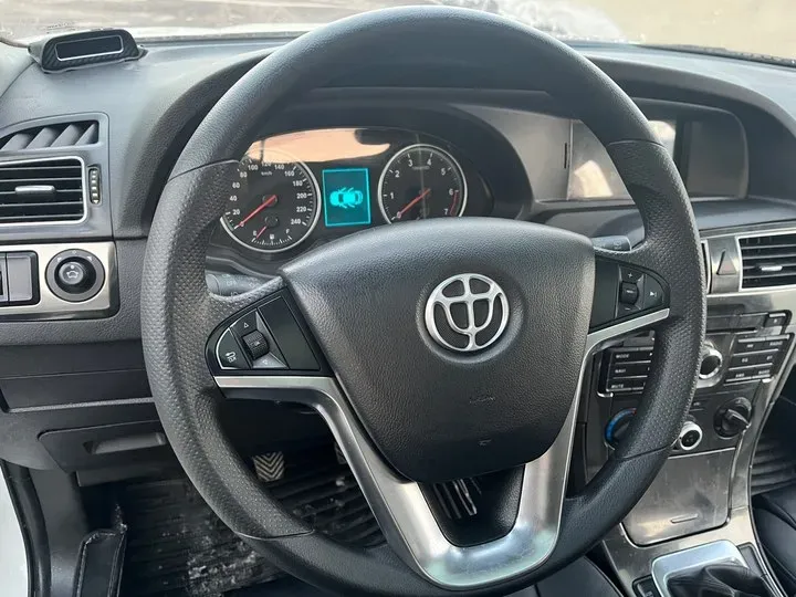 2014 Brilliance Auto V5 1.5T 150HP L4 5MT,autocango,china used car exporter,china ev exporter,chinese used car exporter,chinese used ev exporter