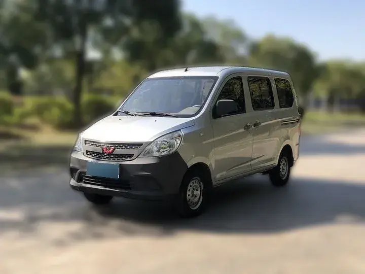 2017 WuLing ZhiGuang V 1.2L 82HP L4 5MT