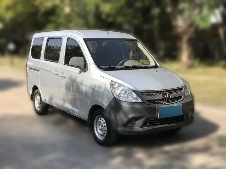 2017 WuLing ZhiGuang V 1.2L 82HP L4 5MT,autocango,china used car exporter,china ev exporter,chinese used car exporter,chinese used ev exporter