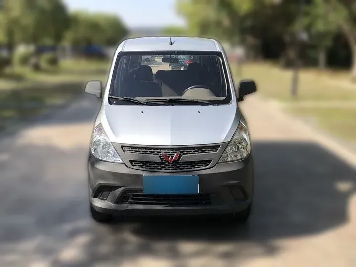 2017 WuLing ZhiGuang V 1.2L 82HP L4 5MT,autocango,china used car exporter,china ev exporter,chinese used car exporter,chinese used ev exporter