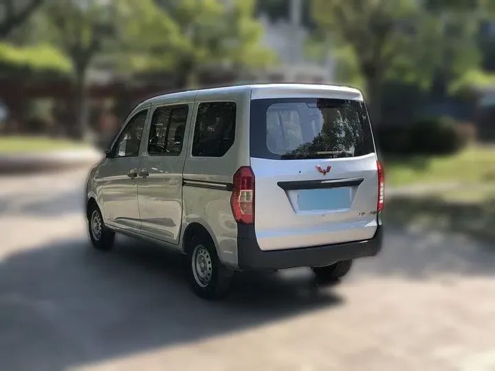 2017 WuLing ZhiGuang V 1.2L 82HP L4 5MT,autocango,china used car exporter,china ev exporter,chinese used car exporter,chinese used ev exporter