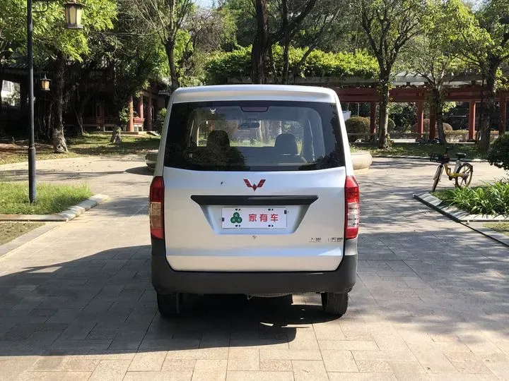 2017 WuLing ZhiGuang V 1.2L 82HP L4 5MT,autocango,china used car exporter,china ev exporter,chinese used car exporter,chinese used ev exporter