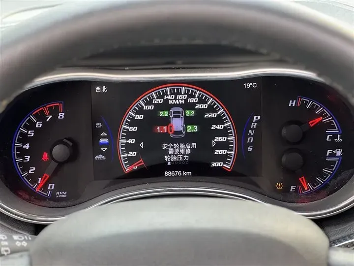 2014 Jeep Grand Cherokee SRT 6.4L 468HP V8 8AT,autocango,china used car exporter,china ev exporter,chinese used car exporter,chinese used ev exporter