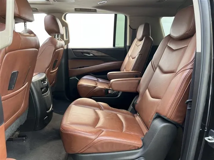 2013 Cadillac ESCALADE 6.2L 409HP V8 6AT,autocango,china used car exporter,china ev exporter,chinese used car exporter,chinese used ev exporter