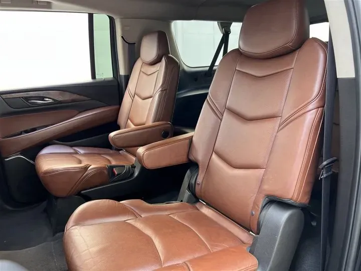 2013 Cadillac ESCALADE 6.2L 409HP V8 6AT,autocango,china used car exporter,china ev exporter,chinese used car exporter,chinese used ev exporter