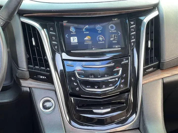 2013 Cadillac ESCALADE 6.2L 409HP V8 6AT,autocango,china used car exporter,china ev exporter,chinese used car exporter,chinese used ev exporter