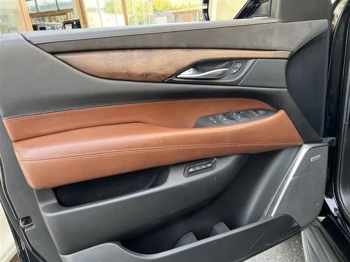 2013 Cadillac ESCALADE 6.2L 409HP V8 6AT,autocango,china used car exporter,china ev exporter,chinese used car exporter,chinese used ev exporter