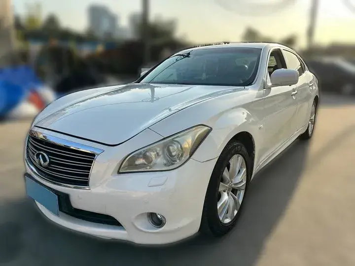 2013 Infiniti Q70 2.5L 235HP V6 7AT