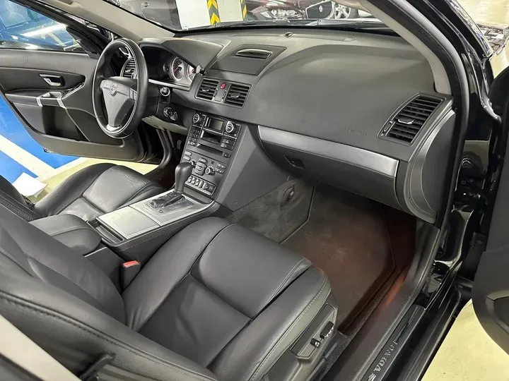 2014 Volvo XC Classic 2.5T 209HP L5 5AT,autocango,china used car exporter,china ev exporter,chinese used car exporter,chinese used ev exporter