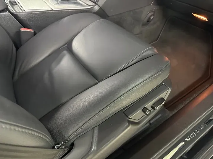 2014 Volvo XC Classic 2.5T 209HP L5 5AT,autocango,china used car exporter,china ev exporter,chinese used car exporter,chinese used ev exporter