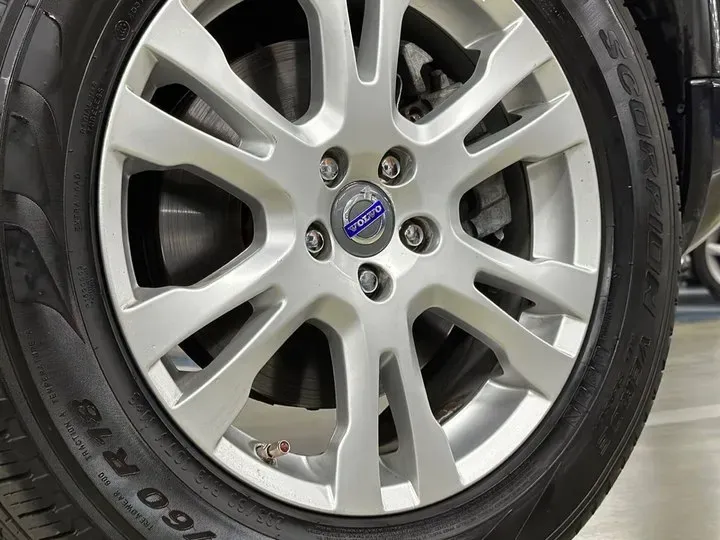 2014 Volvo XC Classic 2.5T 209HP L5 5AT,autocango,china used car exporter,china ev exporter,chinese used car exporter,chinese used ev exporter