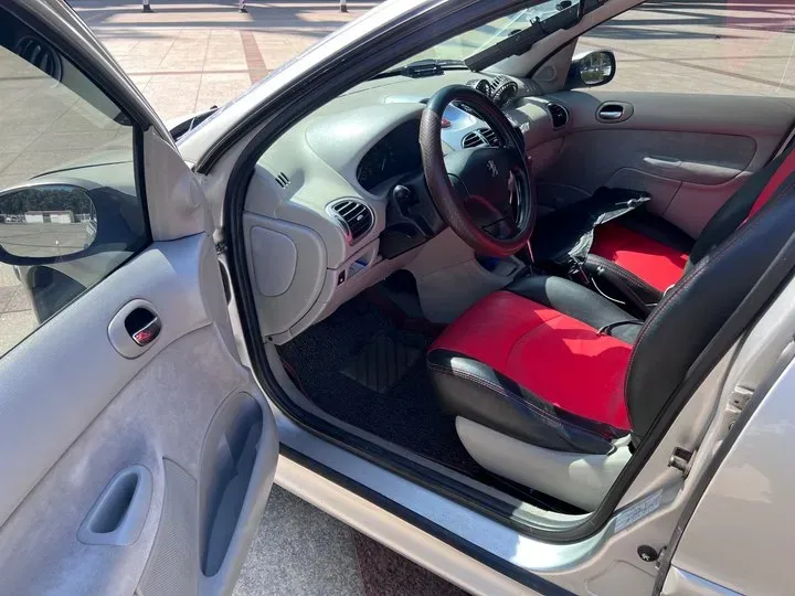 2007 Peugeot 206 1.6L 106HP L4 4AT,autocango,china used car exporter,china ev exporter,chinese used car exporter,chinese used ev exporter