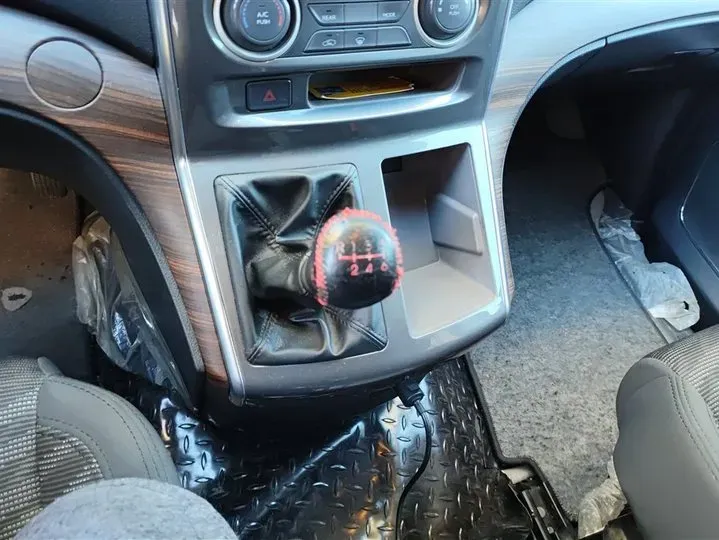 2021 DongFeng Forthing LingZhi Plus 2.0L 133HP L4 6MT,autocango,china used car exporter,china ev exporter,chinese used car exporter,chinese used ev exporter