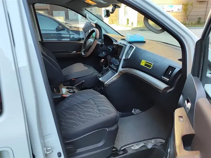 2021 DongFeng Forthing LingZhi Plus 2.0L 133HP L4 6MT,autocango,china used car exporter,china ev exporter,chinese used car exporter,chinese used ev exporter