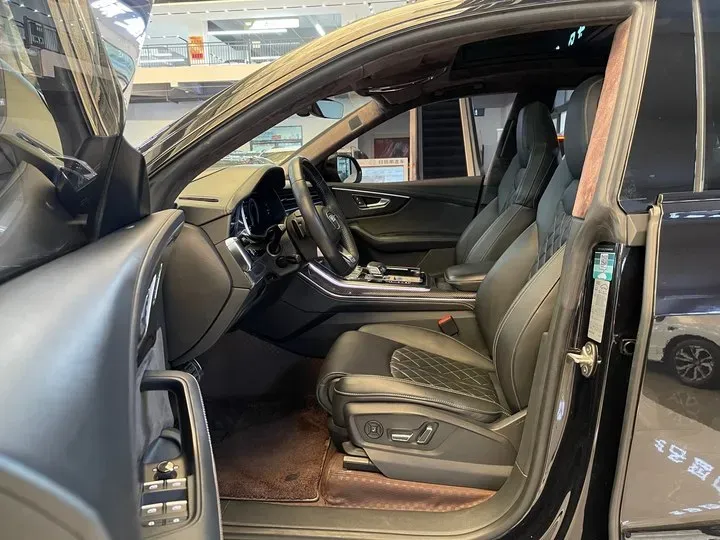 2021 Audi Q8 3.0T 340HP V6 8AT,autocango,china used car exporter,china ev exporter,chinese used car exporter,chinese used ev exporter