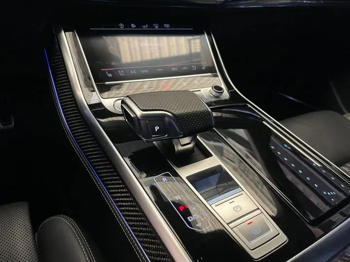 2021 Audi Q8 3.0T 340HP V6 8AT,autocango,china used car exporter,china ev exporter,chinese used car exporter,chinese used ev exporter