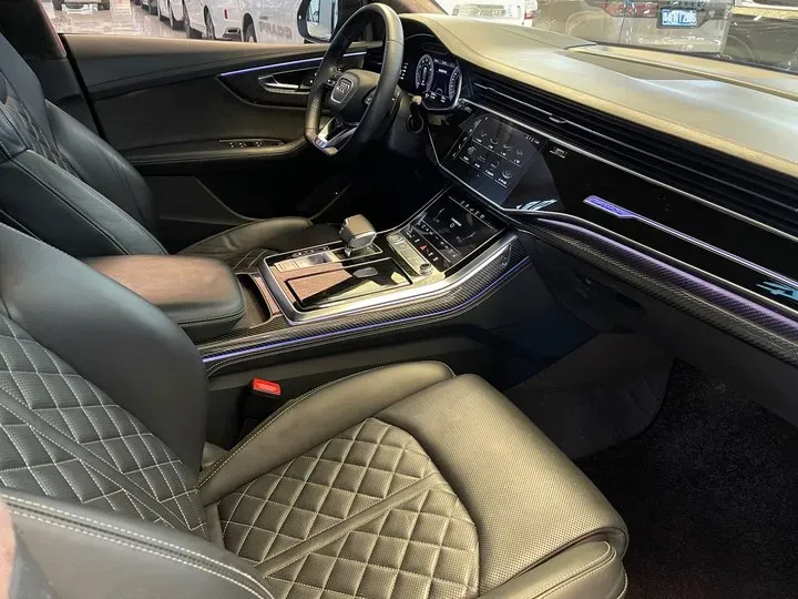 2021 Audi Q8 3.0T 340HP V6 8AT,autocango,china used car exporter,china ev exporter,chinese used car exporter,chinese used ev exporter