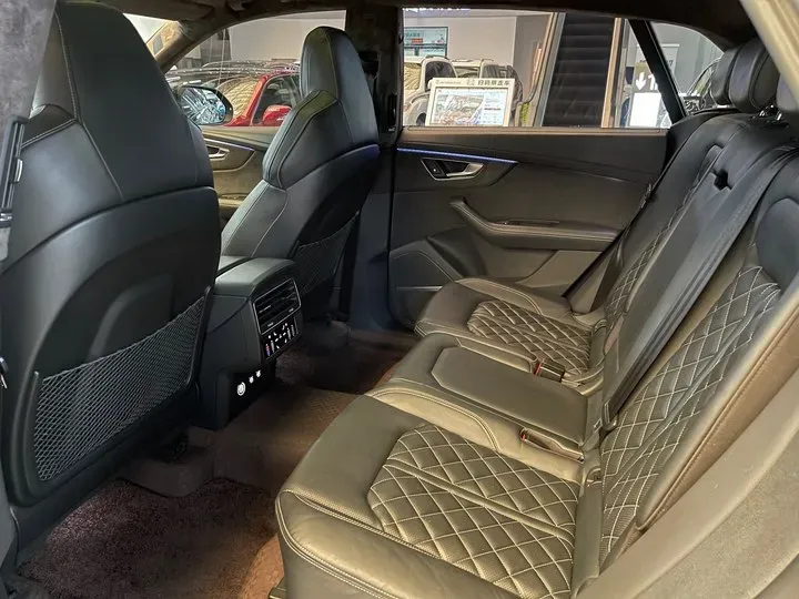 2021 Audi Q8 3.0T 340HP V6 8AT,autocango,china used car exporter,china ev exporter,chinese used car exporter,chinese used ev exporter