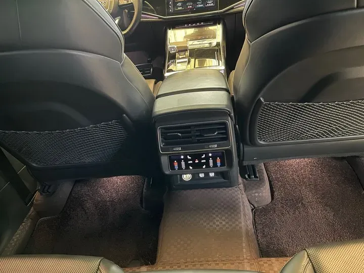 2021 Audi Q8 3.0T 340HP V6 8AT,autocango,china used car exporter,china ev exporter,chinese used car exporter,chinese used ev exporter