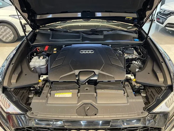 2021 Audi Q8 3.0T 340HP V6 8AT,autocango,china used car exporter,china ev exporter,chinese used car exporter,chinese used ev exporter